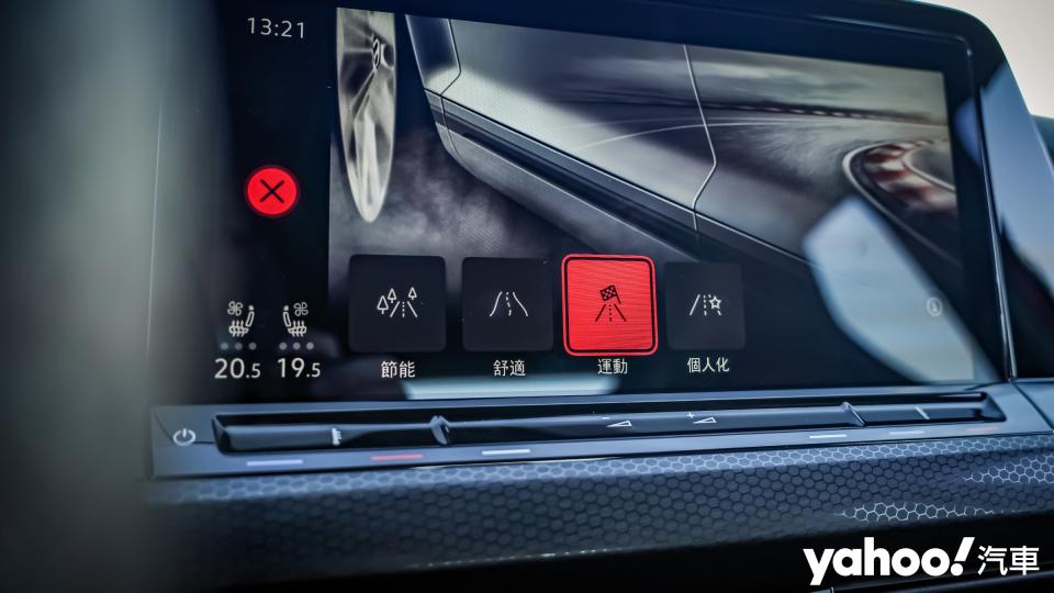 2022 Volkswagen Golf GTI試駕體驗，電控加身延續傳奇血脈！