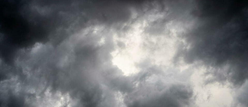 Les nuages et la pluie s'imposeront dès les premières heures de la journée ce vendredi.  - Credit:MAGALI COHEN / Hans Lucas / Hans Lucas via AFP