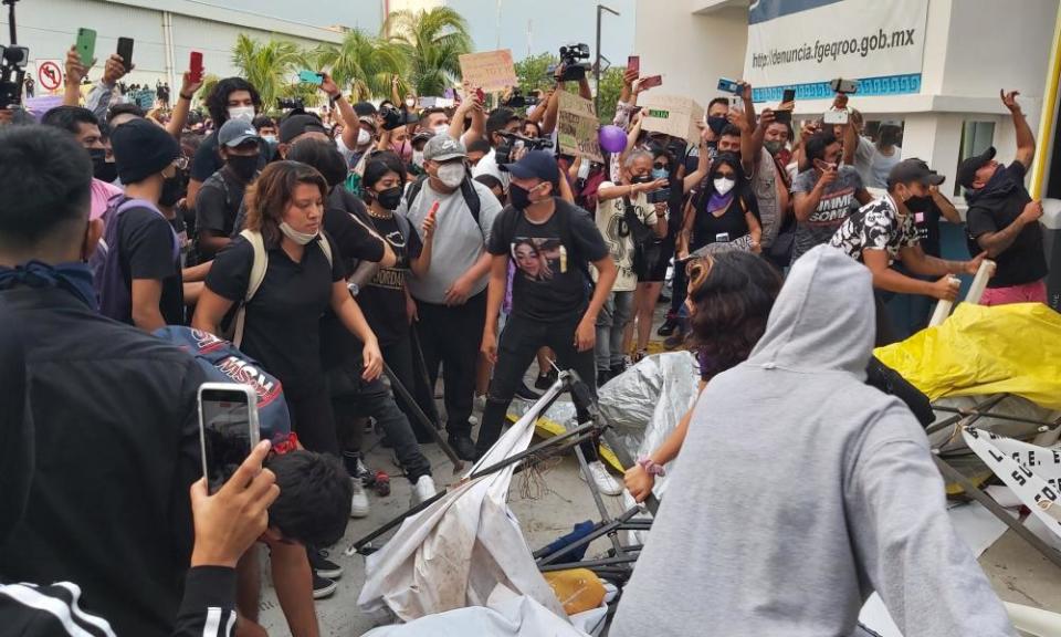 Protesters gather outside the prosecutor’s office in Cancún.