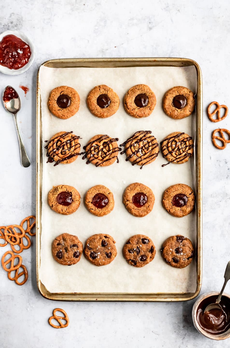 5-Ingredient Vegan Peanut Butter Cookies