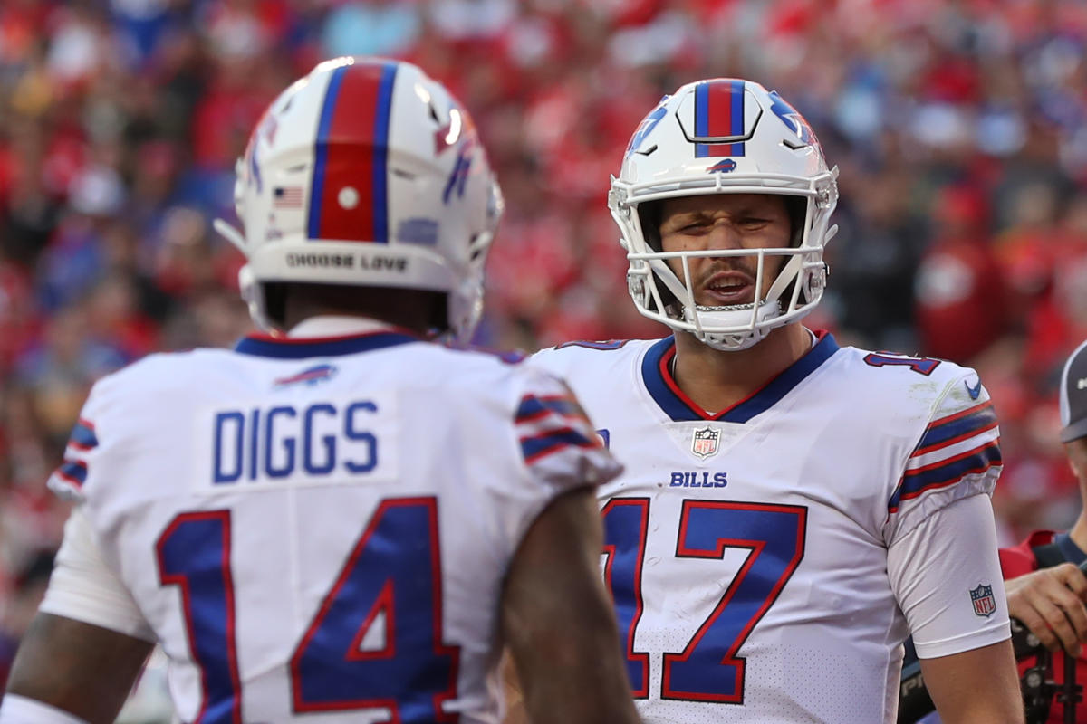 Stefon Diggs Reacts To The Buffalo Bills Fake Jerseys [TWEET]