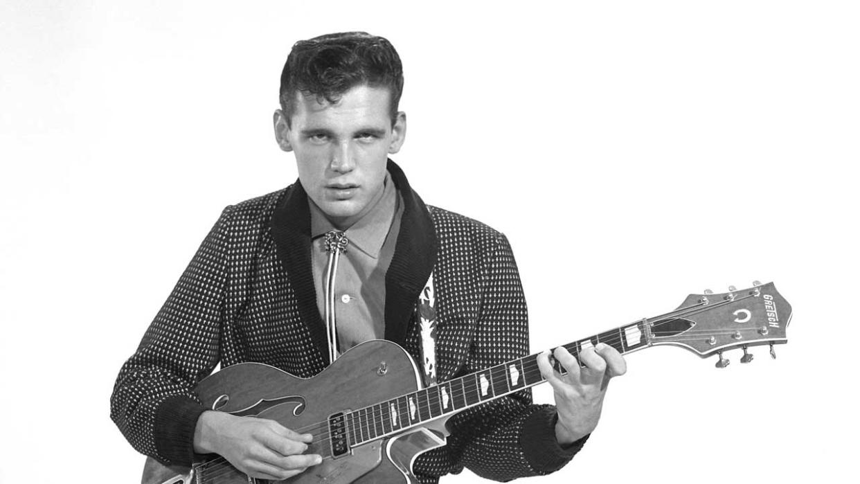  Duane Eddy with guitar. 