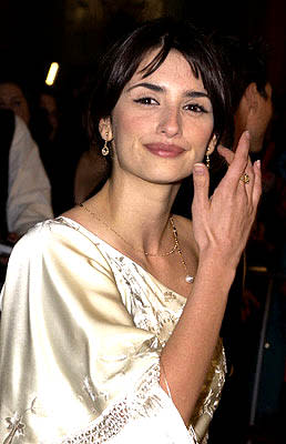 Penelope Cruz at the Hollywood premiere of Vanilla Sky