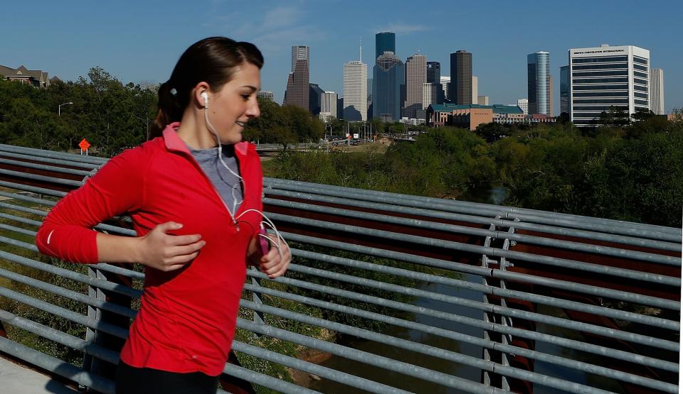 <p>Houston, Texas, schnitt beim durchschnittlichen Haushaltseinkommen und bei den Einzelhandelsumsätzen gut ab, wurde jedoch durch die Bewertung der Universitäten nach unten gezogen. (Scott Halleran/Getty Images) </p>