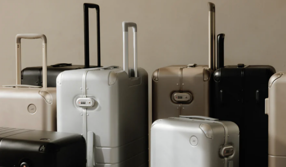 travel experts recommend using zipperless luggage for secure travel