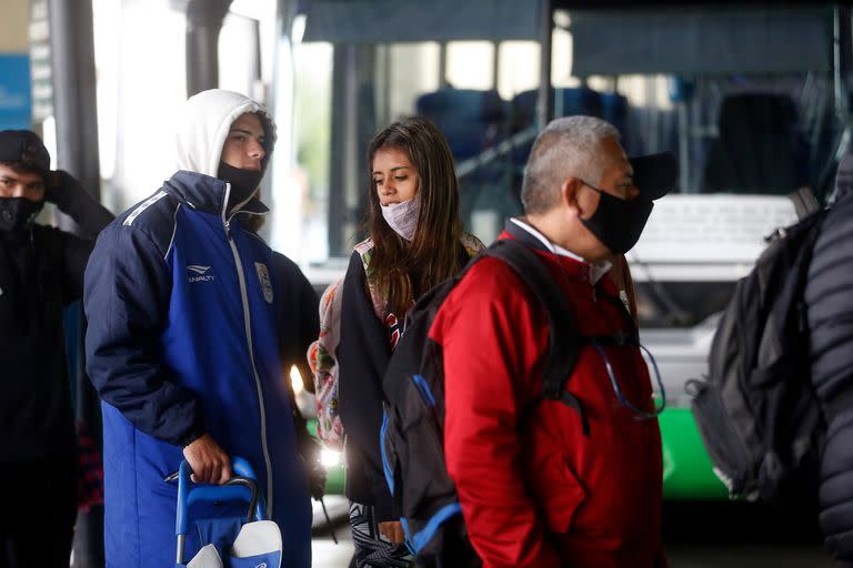 Por la suba constante de infectados en las últimas dos semanas en la provincia de Santa Fe, vuelven a recomendar el uso de tapabocas en lugares cerrados