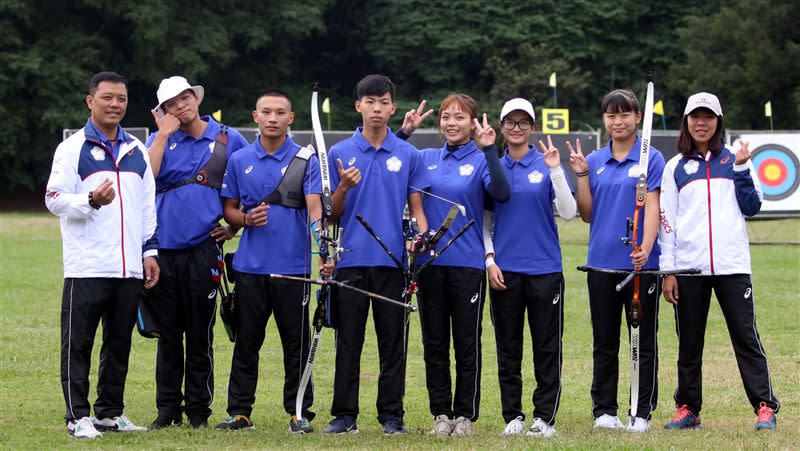 協會青年隊包辦中華企業射箭聯賽二年男、女天團榮銜。（圖／企業射箭聯盟提供）