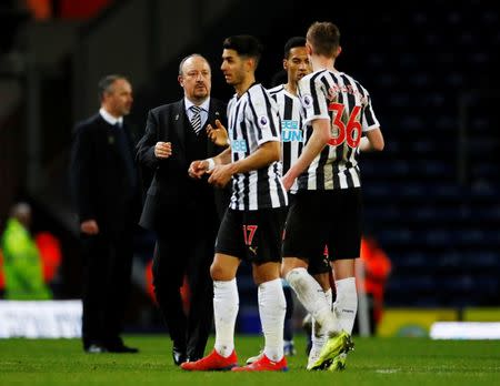 Soccer Football - FA Cup Third Round Replay - Blackburn Rovers v Newcastle United - Ewood Park, Blackburn, Britain - January 15, 2019 Newcastle United manager Rafael Benitez celebrates with Sean Longstaff, Isaac Hayden and Ayoze Perez at the end of the match Action Images via Reuters/Jason Cairnduff