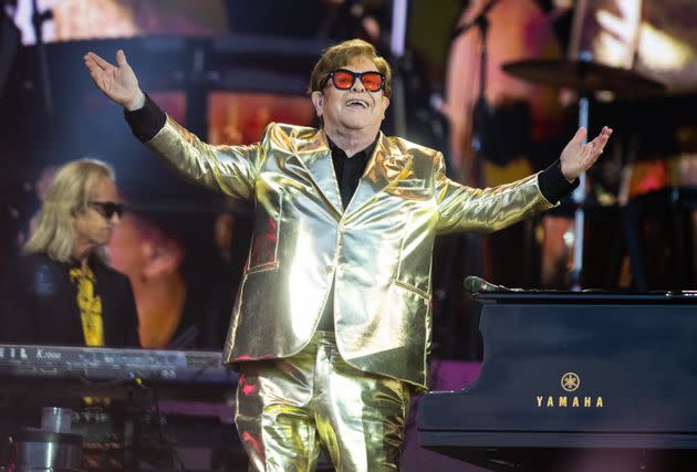 Elton John - Figure 1