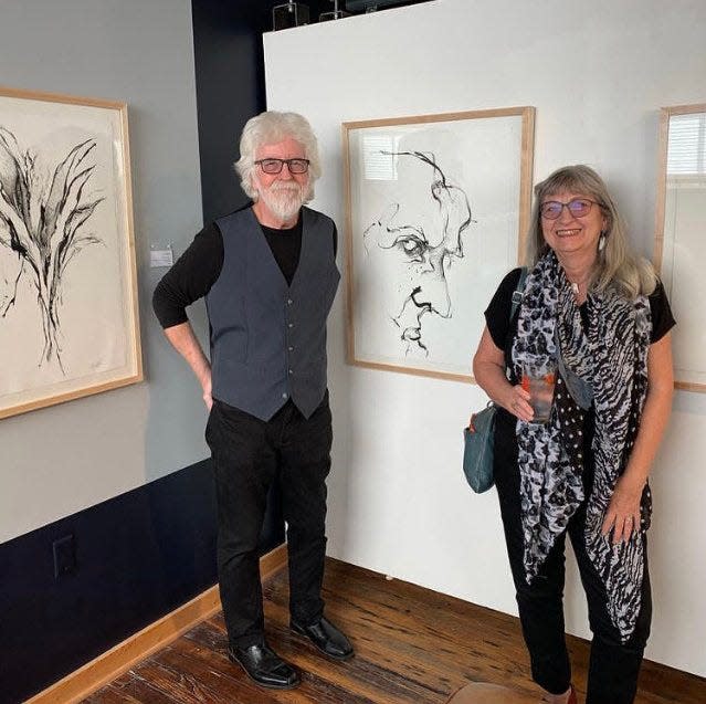 Mike Sleadd and Barbara Hoppe at a Sager Reeves Gallery exhibit in 2019.