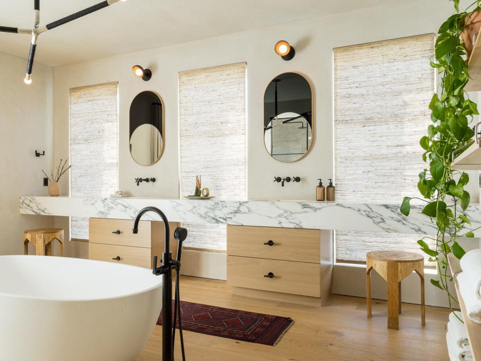 12 Genius Ways to Keep Your Bathroom Counter Tidy and Organized