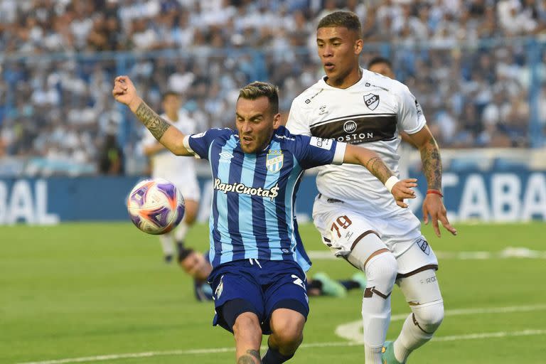 Atlético Tucumán visita a Racing en el Cilindro, en una final anticipada entre dos de los grandes favoritos al título