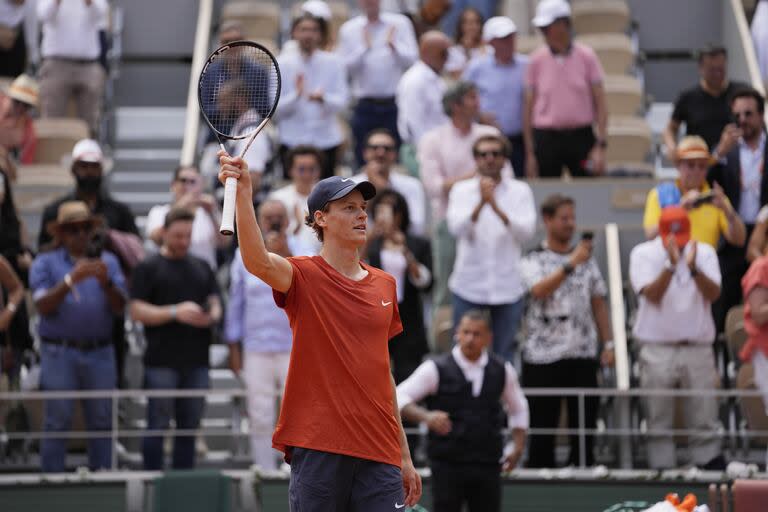 Jannik recibe los aplausos tras eliminar a Grigor Dimitrov; pase lo que pase en París, aseguró su ascenso al número 1