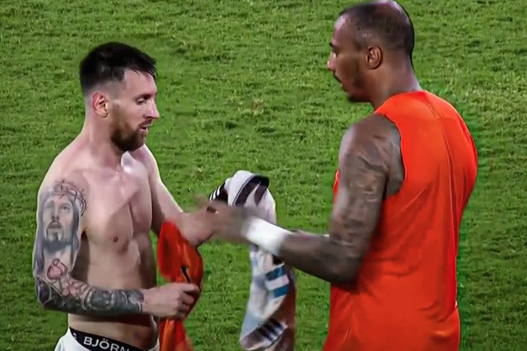 Eloy Room, arquero de Curazao, consiguió un regalo del partido ante la selección argentina