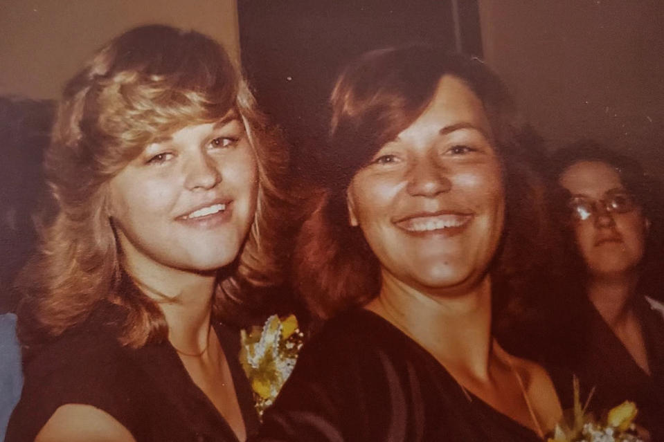 Sherri Rasmussen with her sister Connie. (Rasmussen family)