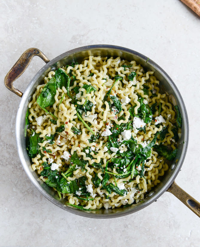 <strong>Get the <a href="http://www.howsweeteats.com/2013/12/caramelized-shallot-spinach-and-goat-cheese-garlic-butter-pasta/" target="_blank">Caramelized Shallot, Spinach and Goat Cheese Garlic Butter Pasta recipe</a> from How Sweet It Is</strong>