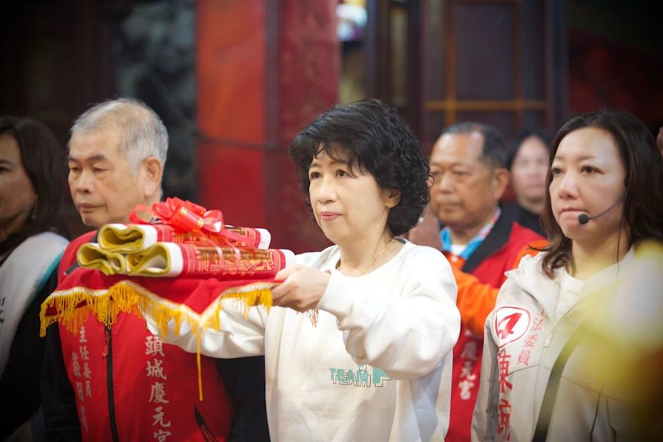 陳佩琪開嗆檢方，他為自己辯白就是態度不佳？還要把他起訴28.5年？請問他是要在法庭上跟你們鞠躬、說謝謝起訴是不是？（圖／翻攝自陳佩琪臉書）