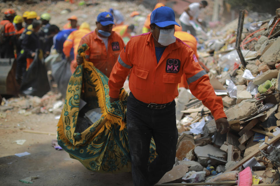 7.1 magnitude earthquake rocks Mexico City