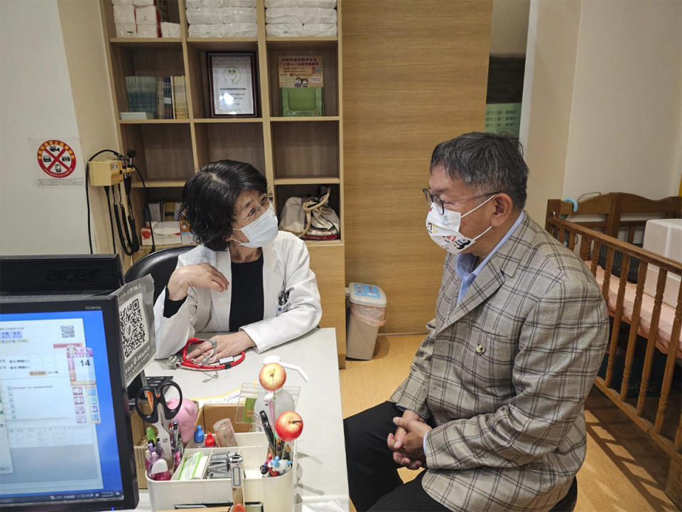 針對陳佩琪醫師（左）宣布申請9月底退休，並抱怨「院外門診」造成一線醫護人力困境，台北市長蔣萬安強調每年已編列2億預算、並設有獎勵機制，期盼讓市民就近獲得醫療照護。（圖：陳佩琪臉書）