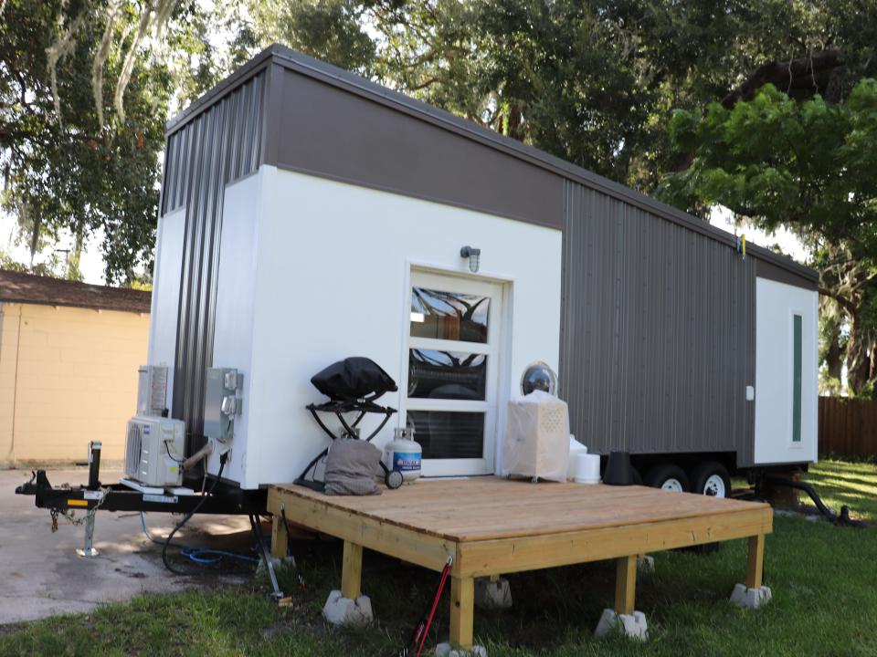 orlando lakefront tiny house