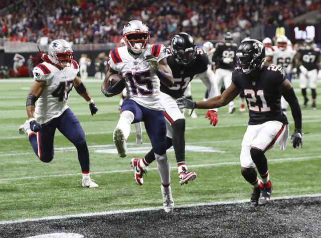 New England Patriots defense dominates, dismantles Atlanta Falcons, 25-0,  for fifth straight victory 