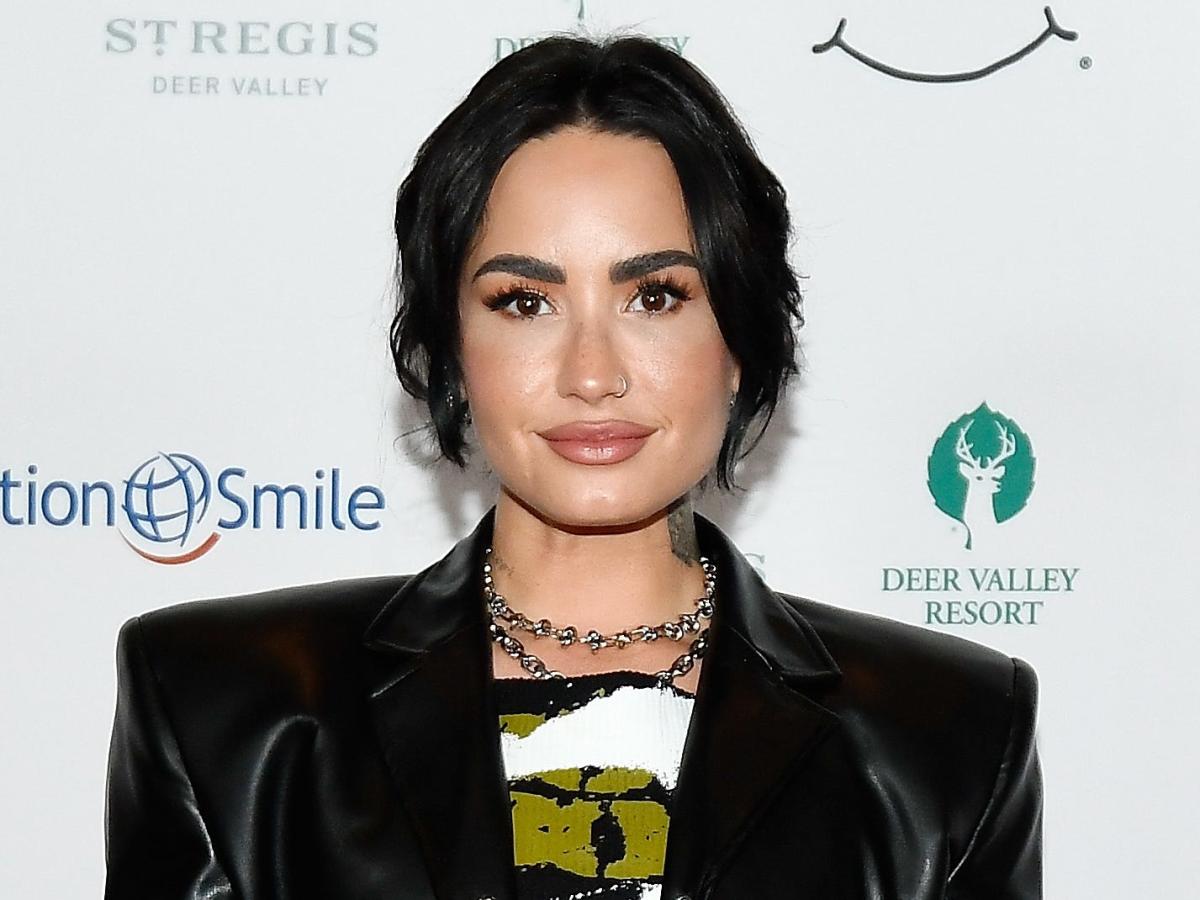 Demi Lovato opens up about pronouns, gendered bathrooms - Los Angeles Times