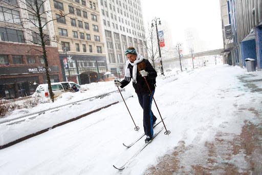 US-DETROIT-DEALS-WITH-HEAVY-SNOW-AND-BITTER-COLD