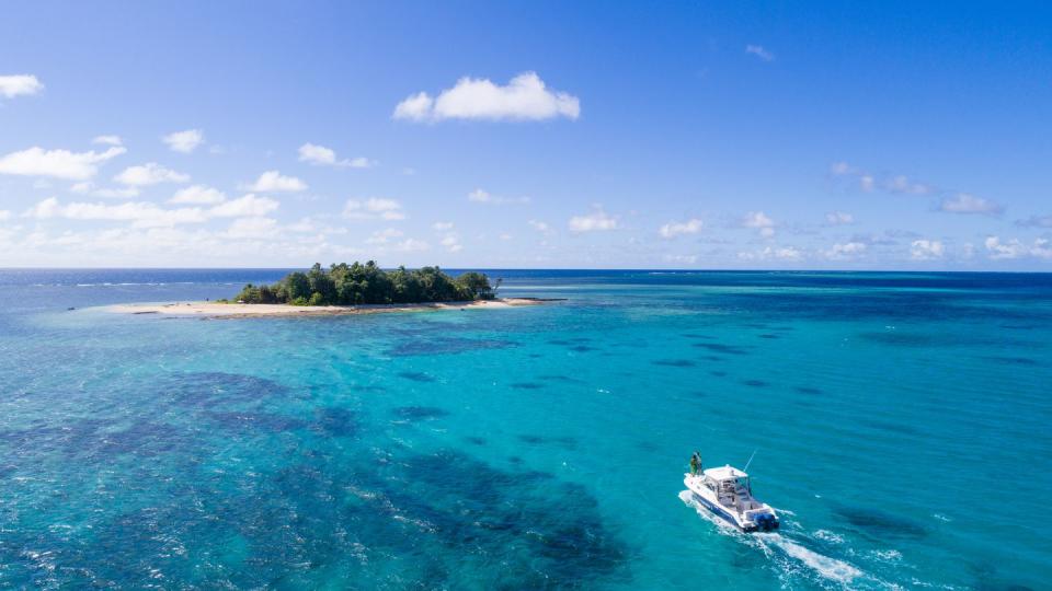 Arriving by boat at the private island Nanuka in Fiji 