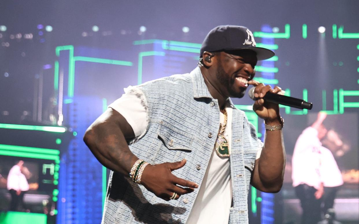 Der Rapper 50 Cent sponsert nun eine U14-Mädchenmannschaft eines walisischen Fußball-Clubs.  (Bild: 2023 Getty Images / Jamie McCarthy)