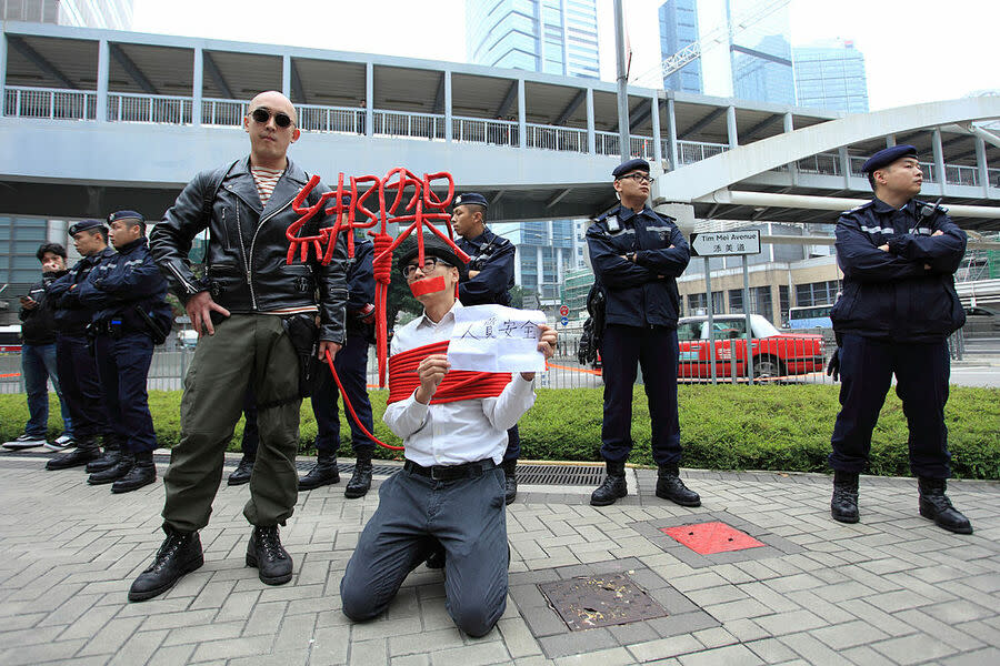 藝術家黃國才曾透過藝術的方式抗議銅鑼灣書商失踪案。（Photo on WikiCommons）