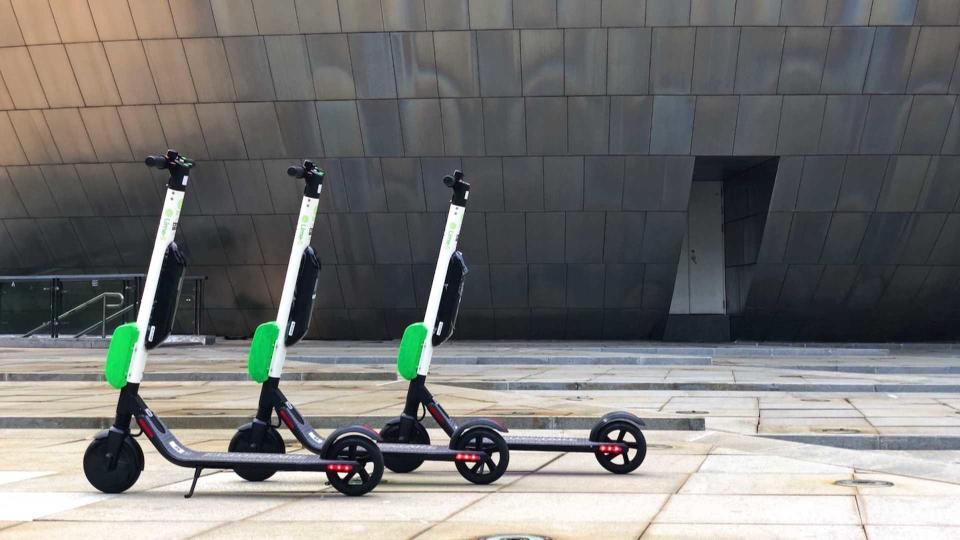 La DGT restringirá el uso de patinetes (Lime)