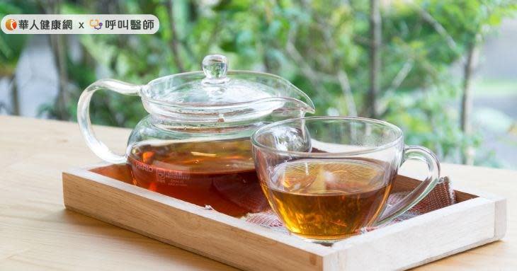 普洱茶建議在兩餐之間飲用。沖泡時要用100℃的沸水。