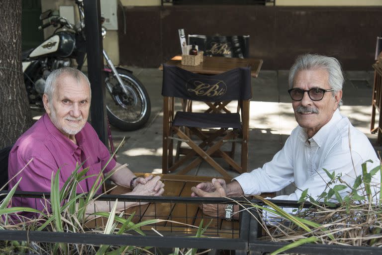 Jorge Maestro y Sergio Vainman en la extensa charla con LA NACION realizada en un café del barrio de Colegiales