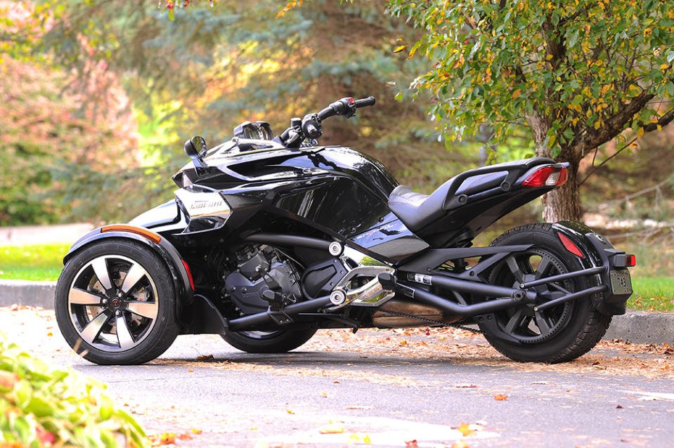 2015-Can-Am-Spyder-F3-11 copy