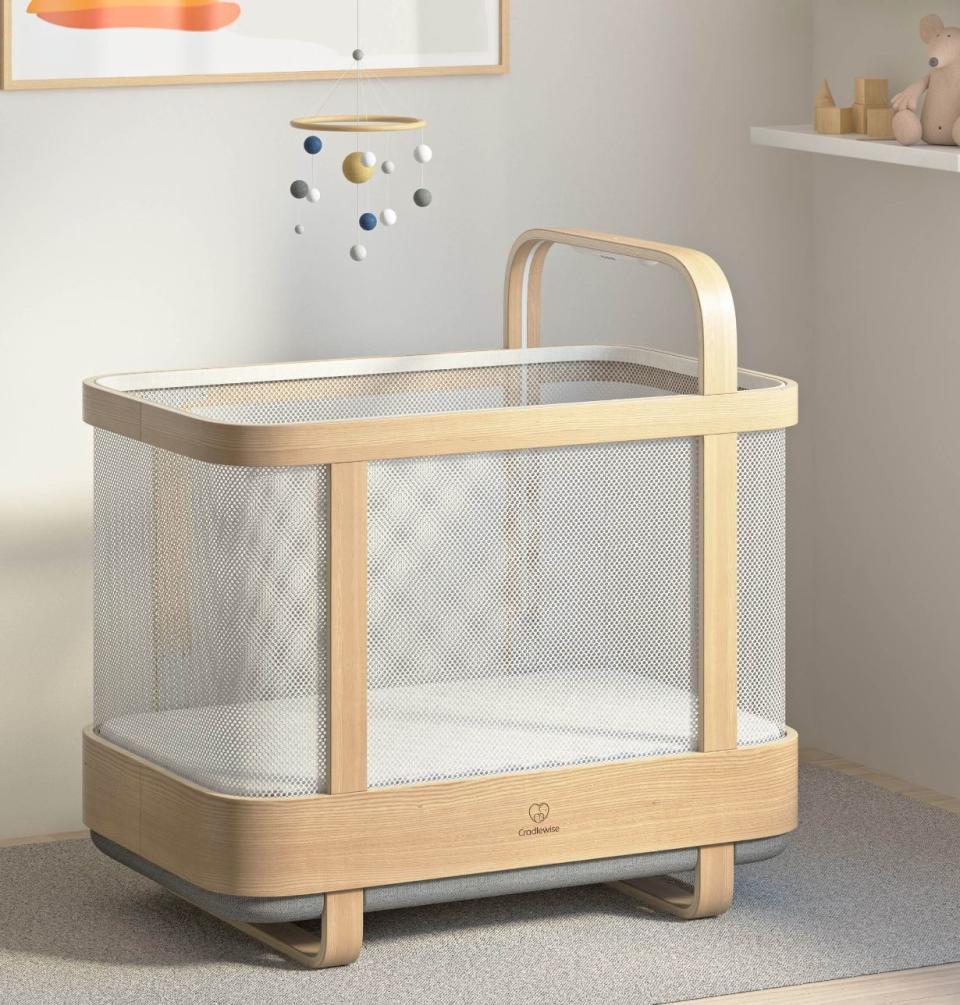Cradlewise, home of the smart bassinet and crib, is offering their biggest sale yet. Get up to $700 off smart crib orders, depending on the cradle delivery date. Cradles are expected to sell out fast, so get moving!Shop Cradlewise