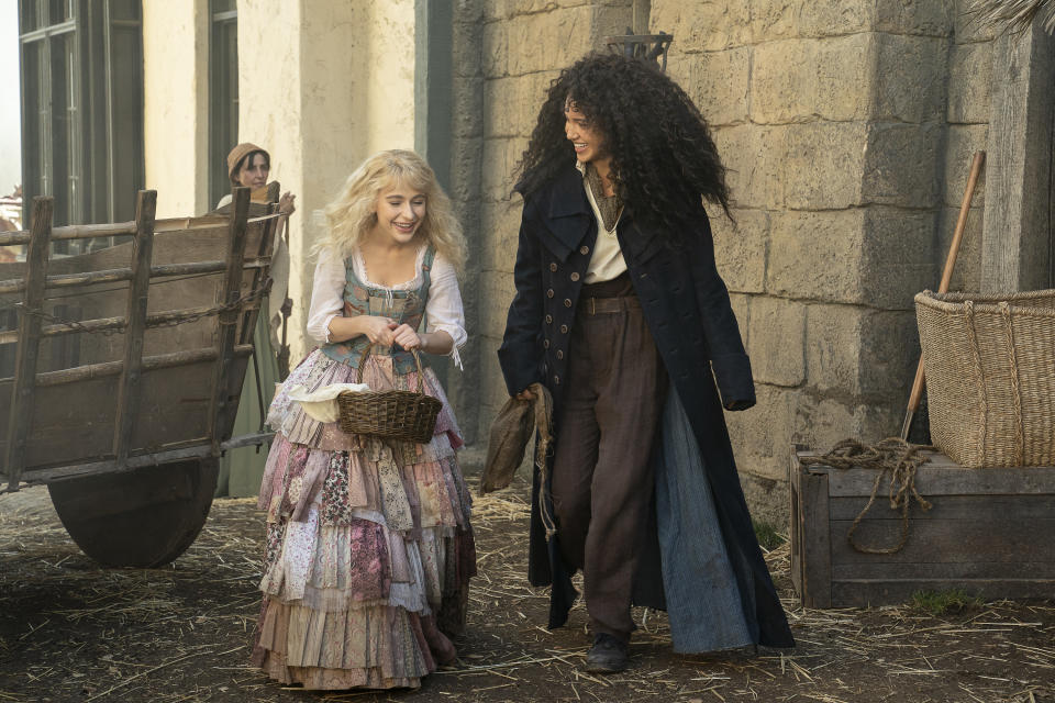 (L to R) Sophia Anne Caruso as Sophie and Sofia Wylie as Agatha in The School For Good And Evil. (Gilles Mingasson/Netflix)