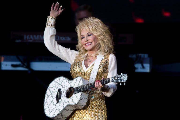Dolly Parton sigue estrenando versiones de su disco de covers Rockstar, que publicará en noviembre