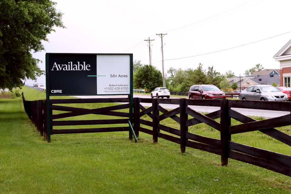 Developers have proposed a 198-unit apartment complex near hole 14 of the Glen Oaks Country Club golf course, which runs through the Glen Oaks subdivision off Brownsboro Road.