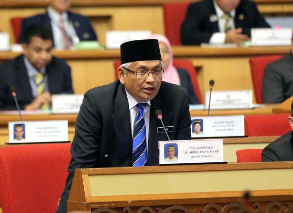 Perak Education Committee Chairman Abdul Aziz Bari speaks during the question-and-answer session at the Perak State Assembly, November 20, 2019. ― Picture by Farhan Najib