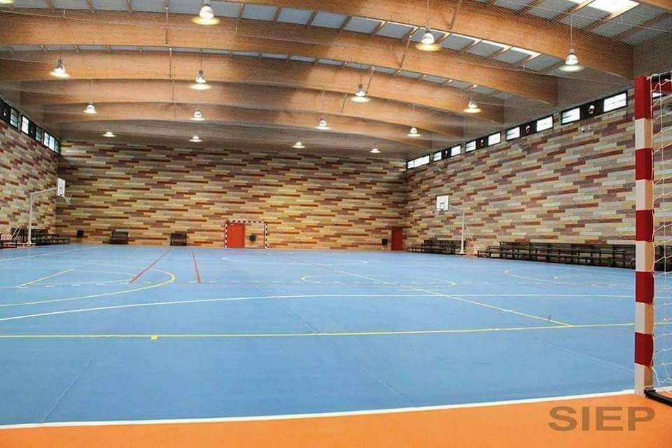 <p>Pista multiusos en la que se puede jugar a fútbol sala, balonmano o baloncesto.<br>Foto: SIEP </p>