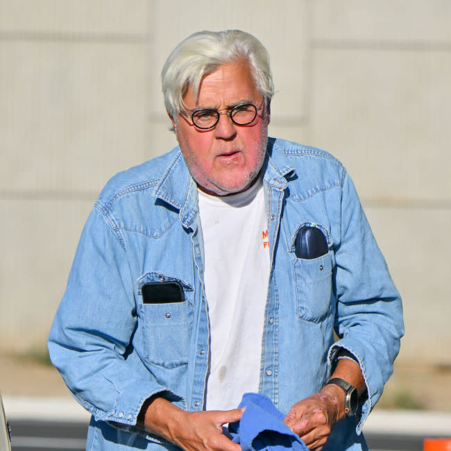 Jay Leno, tras pasar por quirófano en noviembre del año pasado credit:Bang Showbiz