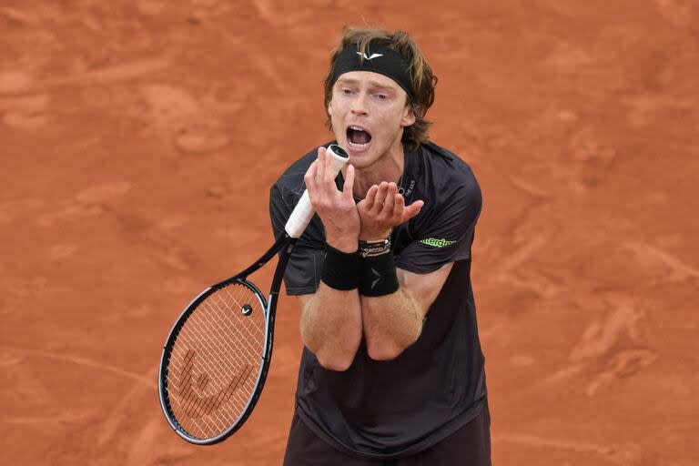 Andrey Rublev, un jugador talentoso, que a veces pierde la armonía, como le ocurrió en Roland Garros