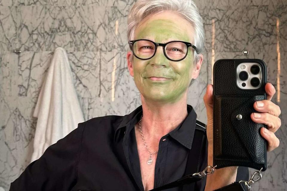 <p>Jamie Lee Curtis/Instagram</p> Jamie Lee Curtis gets ready for the 2024 Oscars