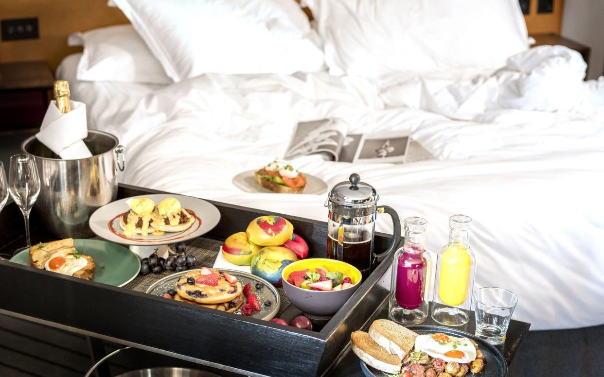 Prosecco, rainbow bagels and more at the Andaz London Liverpool Street