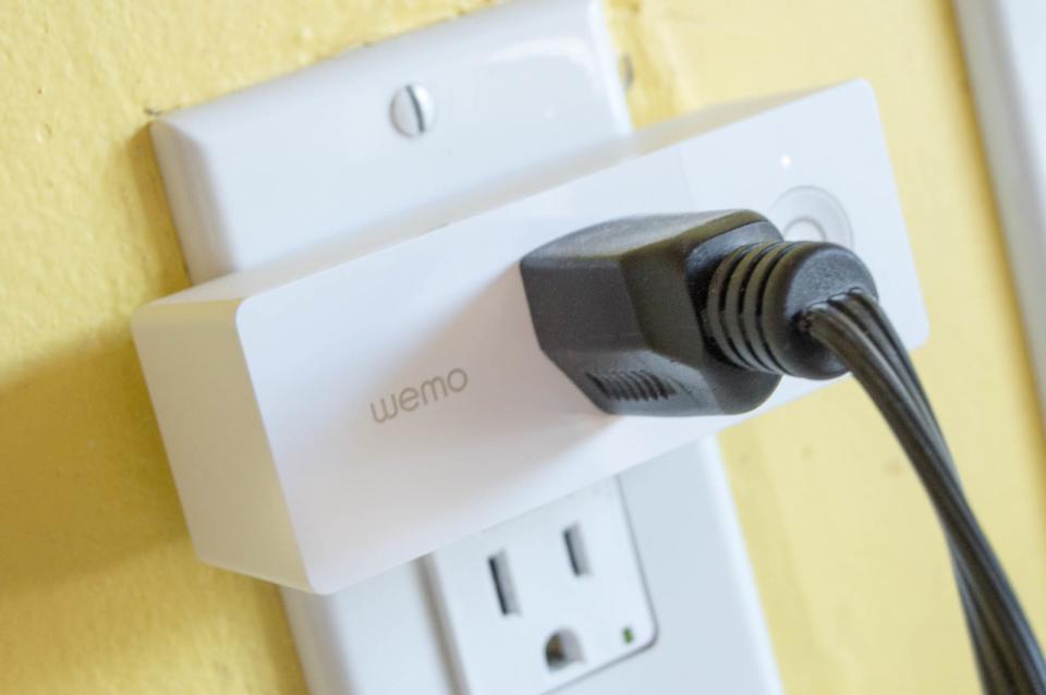 Smart power outlet