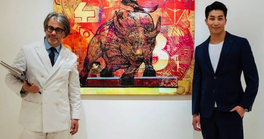吳翔震與美國當代前衛藝術家胡本切克勒夫（左）合照。（圖／印象畫廊提供）