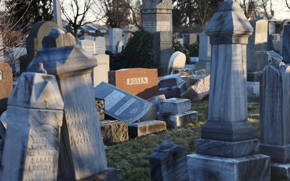 Philadelphia Jewish cemetery desecrated by vandals 