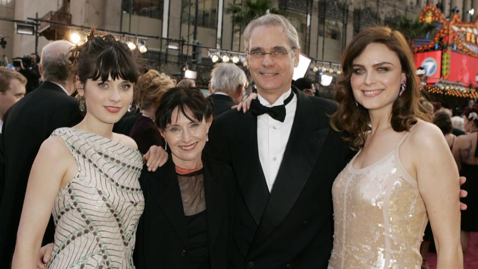 Zooey Deschanel, Mary Jo  Deschanel, Caleb Deschanel and Emily  Deschanel, 2005