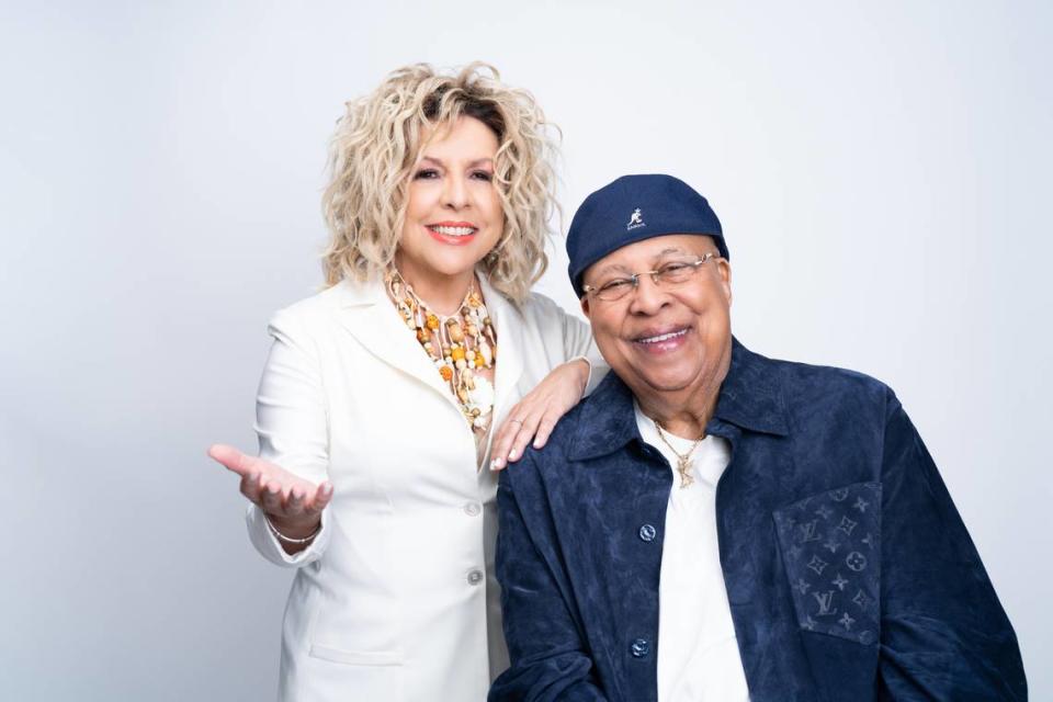 Albita Rodríguez y Chucho Valdés presentarán el concierto ”Masters of Our Roots” en el Miami Dade County Auditorium.