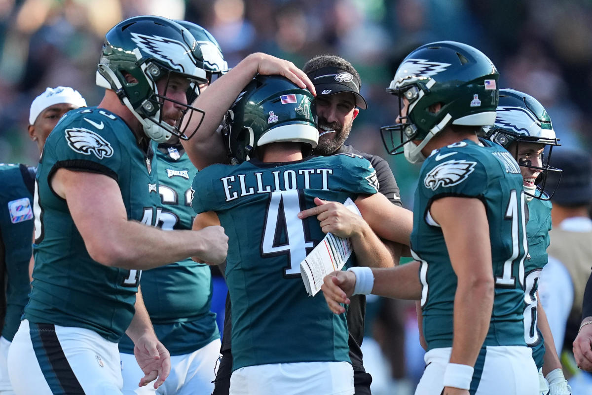 Eagles' Jake Elliott becomes just 5th kicker in NFL history to